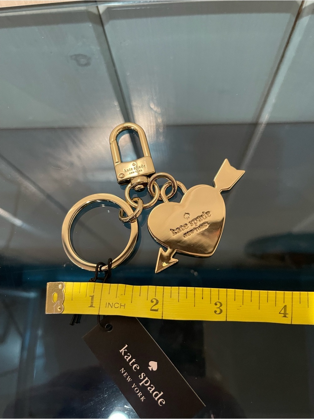 $129 Kate Spade ♠️ Love Shack Bag Charm Gold-Tone Red Heart Arrow Key Ring NWT - Picture 6 of 8
